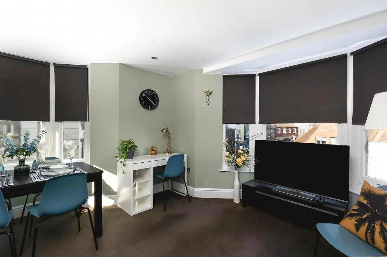Brighton Lanes 3Br Apartment 0*,  United Kingdom